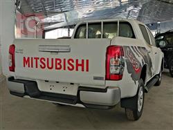 میتسوبیشی L200